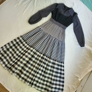 Vintage 70's black & white maxi dress size Small long sleeve cottagecore union